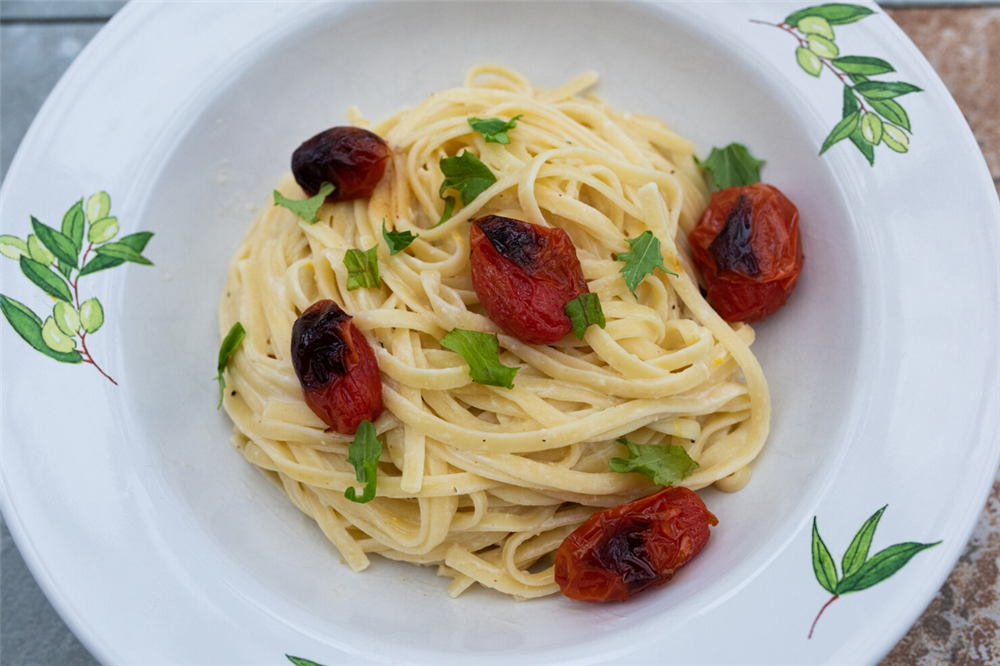 fettuccine and tomatoes